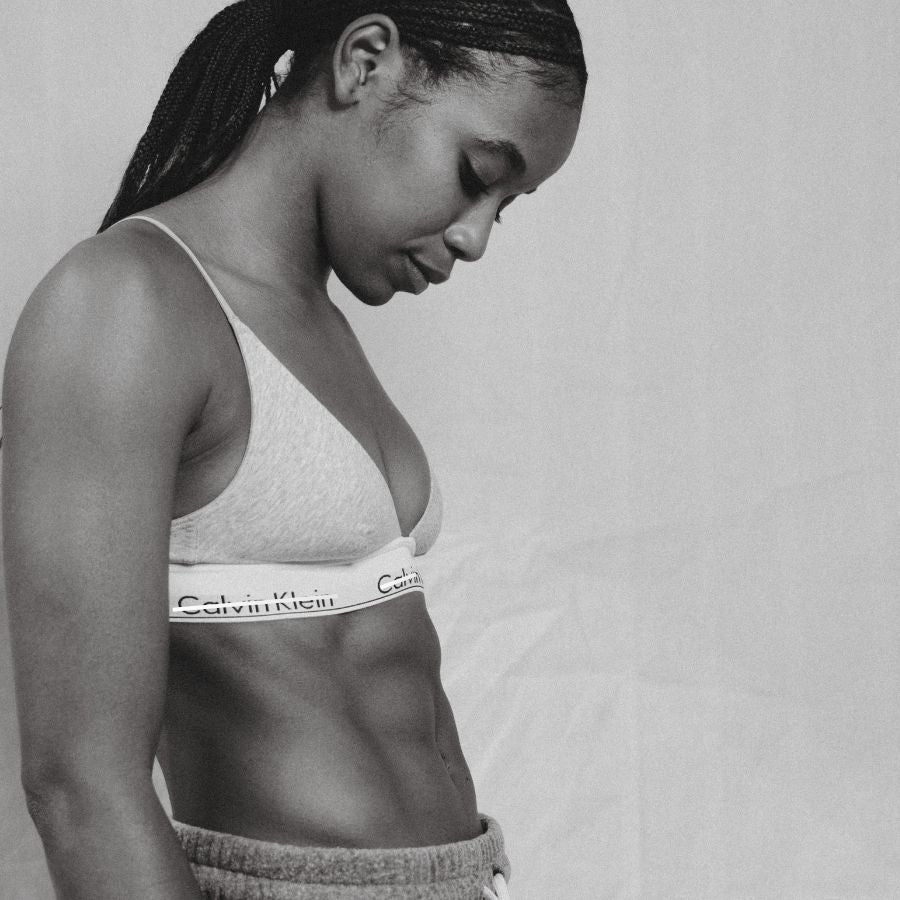 Programme abdos femme 4 semaines à la maison Le Sport Français