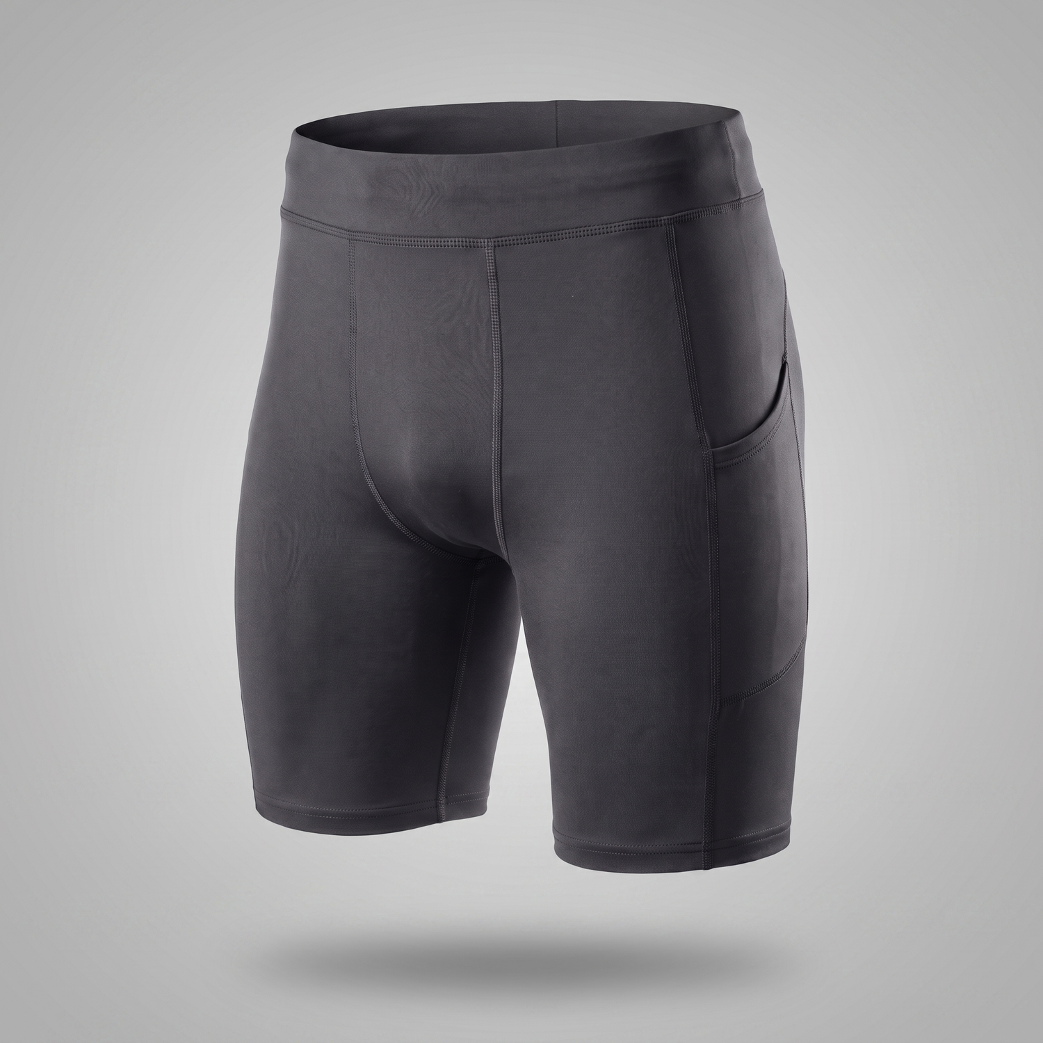 Short de compression homme à poche gris foncé — packshot studio