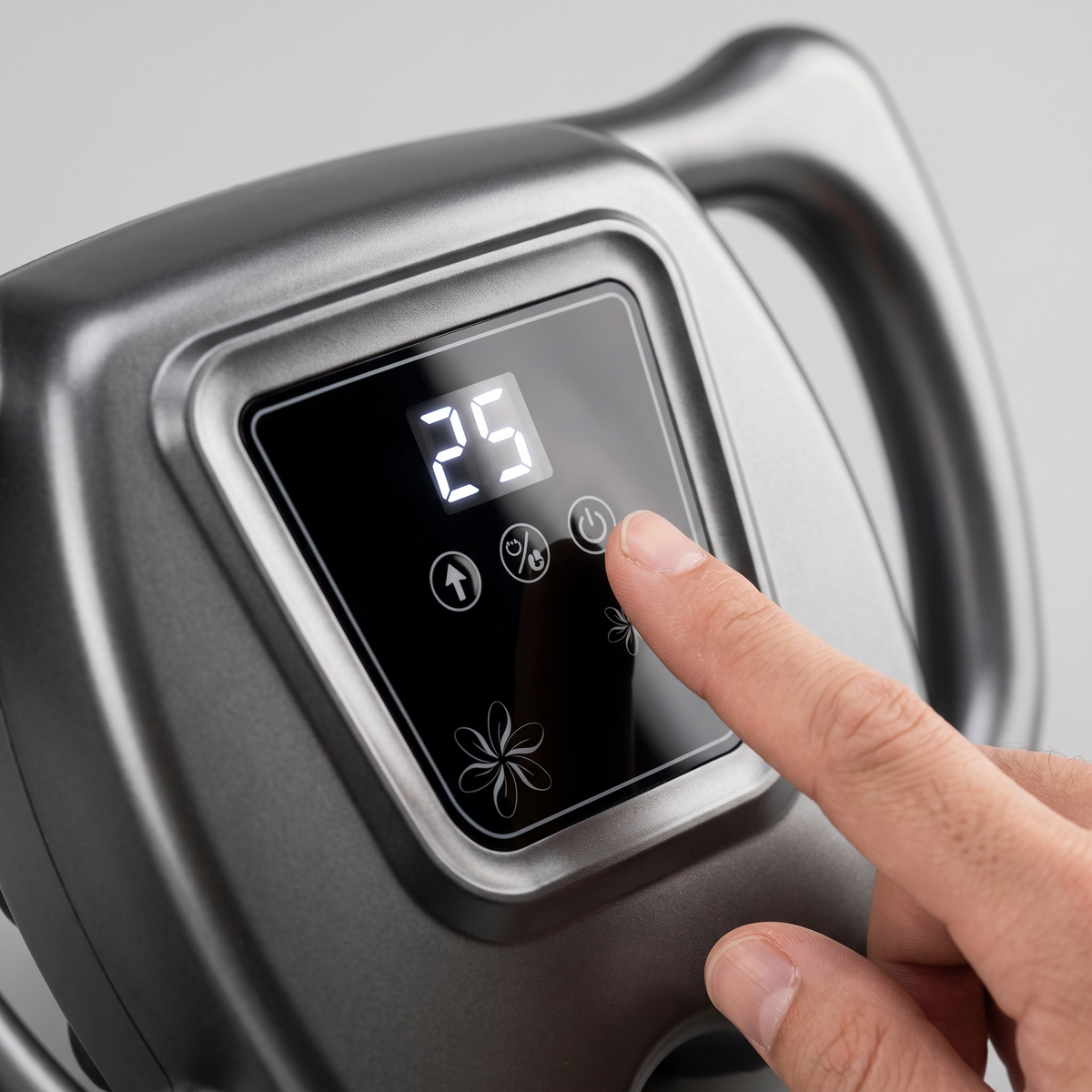 Détail de l'écran LED tactile du pistolet de massage multi-têtes